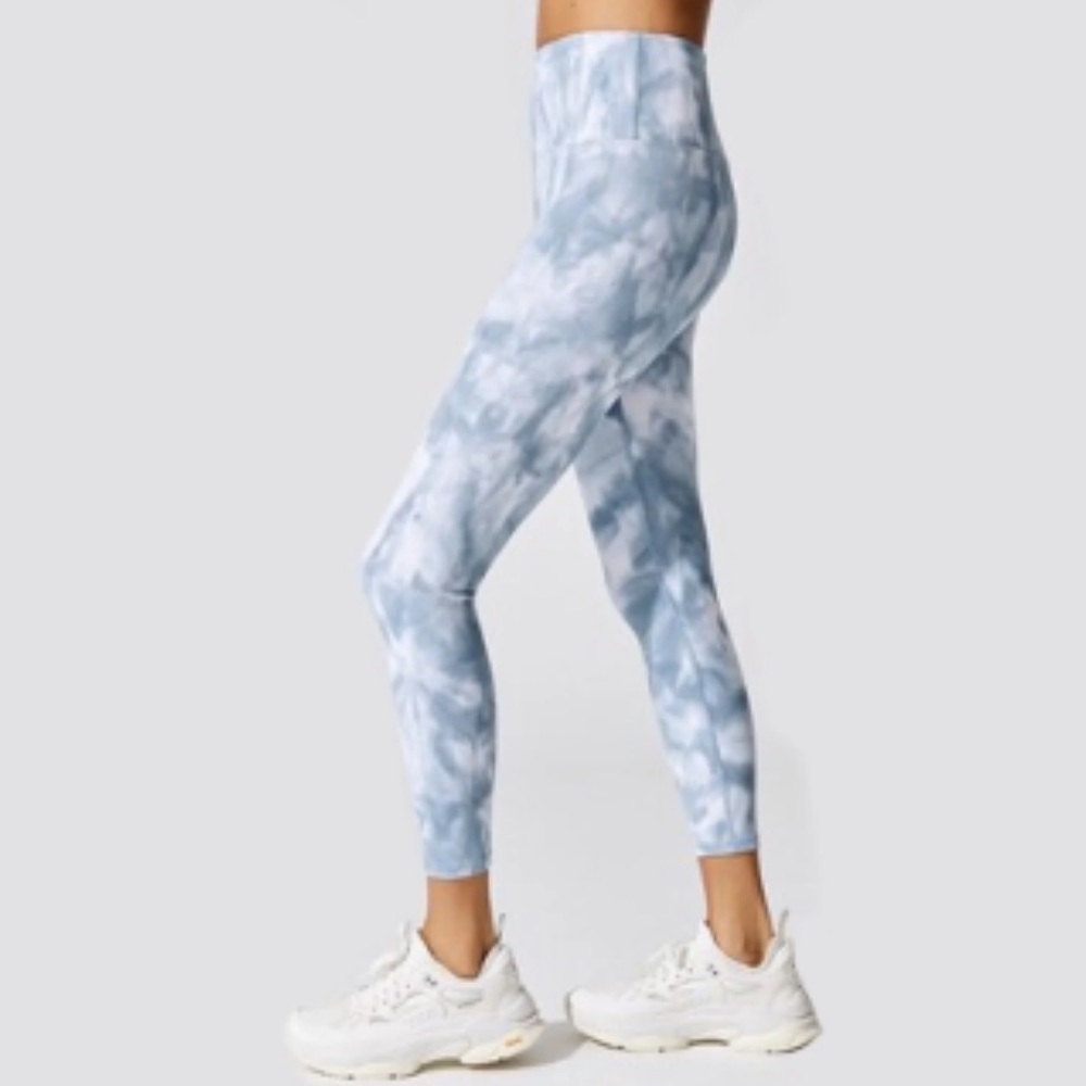 Carbon 38 Ribbed tiedye leggings